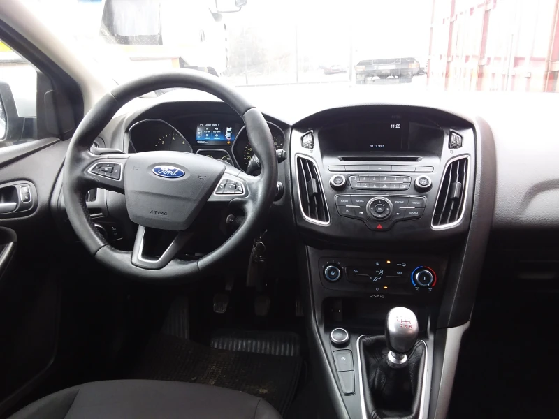 Ford Focus 1.5, снимка 16 - Автомобили и джипове - 48594967