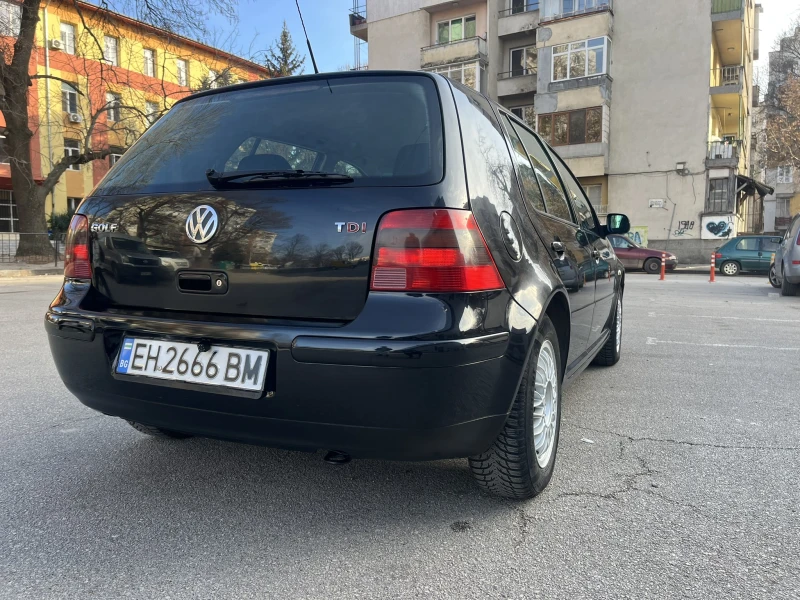 VW Golf 1.9 TDI, снимка 5 - Автомобили и джипове - 48836556