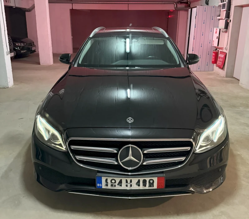 Mercedes-Benz E 220 2017 г. 4MATIC 9G-Tronic 194 к.с. Distronic Plus, снимка 3 - Автомобили и джипове - 49309273