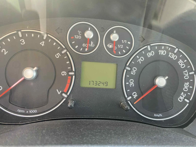 Ford Fiesta, снимка 4 - Автомобили и джипове - 51876525