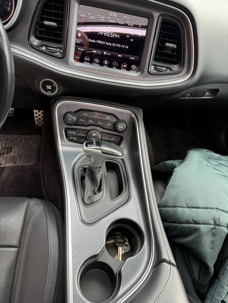 Dodge Challenger GT AWD 3.6, снимка 12 - Автомобили и джипове - 53475994