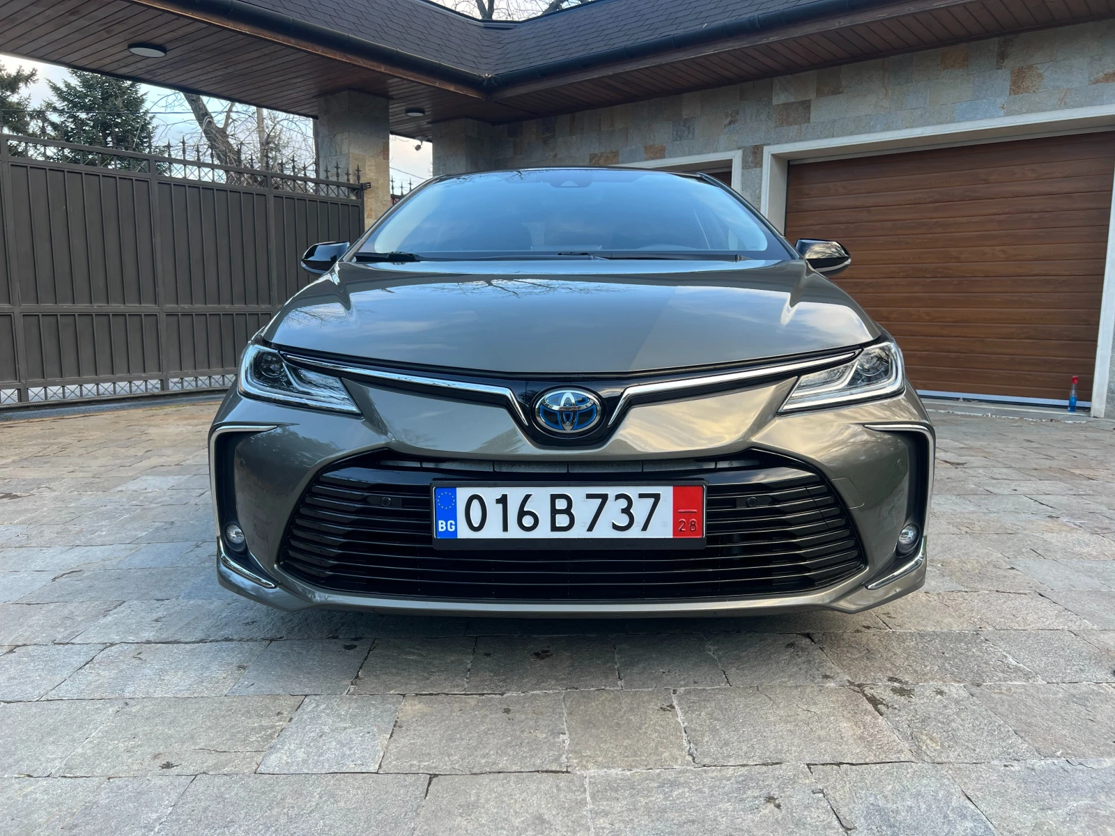 Toyota Corolla HYBRID PREMIUM, снимка 1