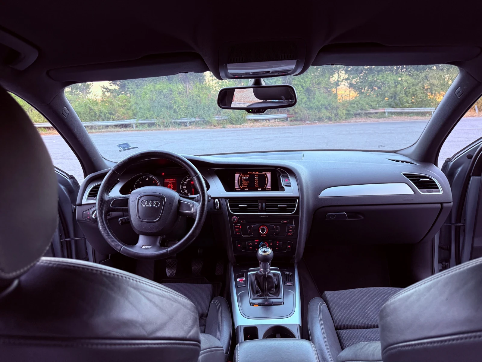 Audi A4 2.0 TDI, снимка 16 - Автомобили и джипове - 54314365