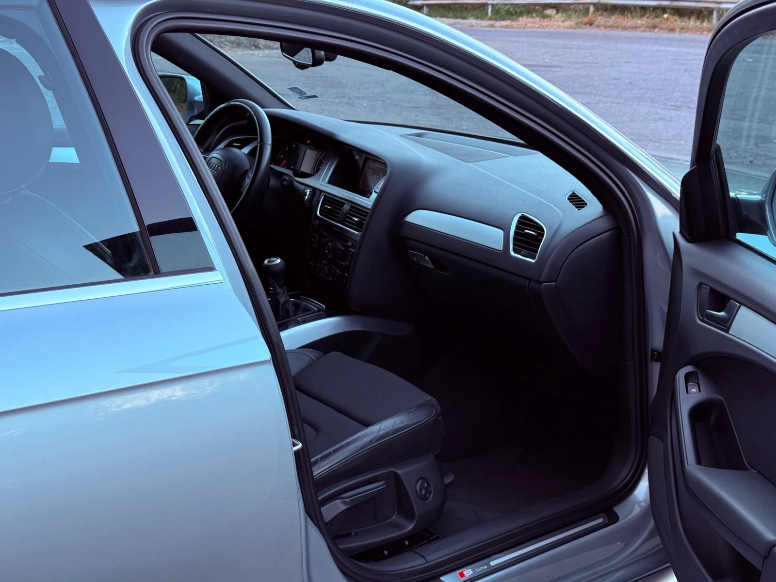 Audi A4 2.0 TDI, снимка 6 - Автомобили и джипове - 54314365