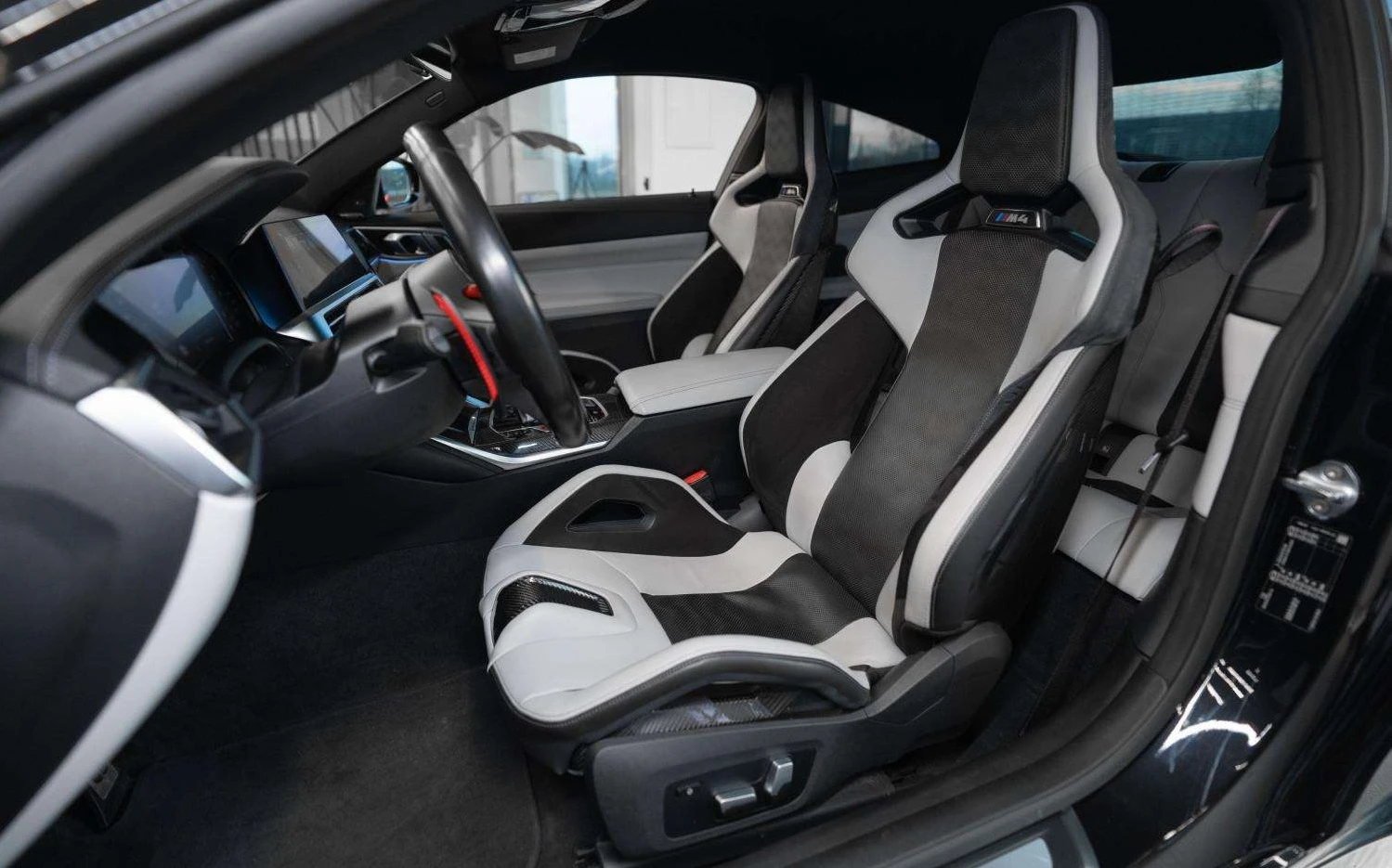 BMW M4 Competition, снимка 6 - Автомобили и джипове - 54340284