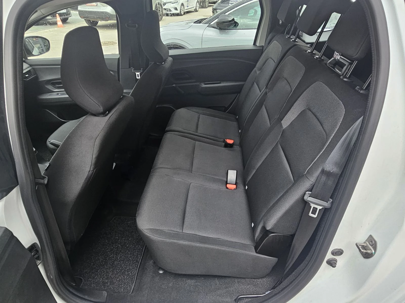 Dacia Jogger 1.0 TCe 100 LPG, снимка 12 - Автомобили и джипове - 54358892