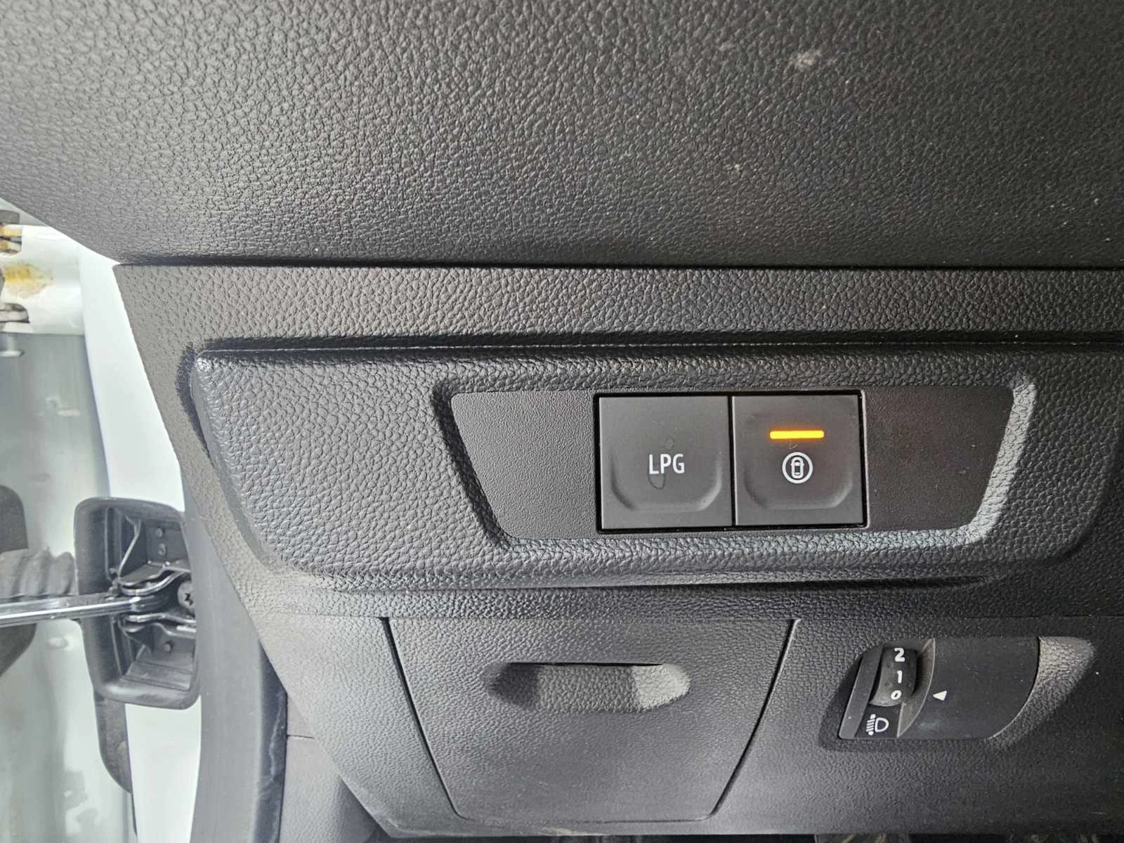 Dacia Jogger 1.0 TCe 100 LPG, снимка 10 - Автомобили и джипове - 54358892