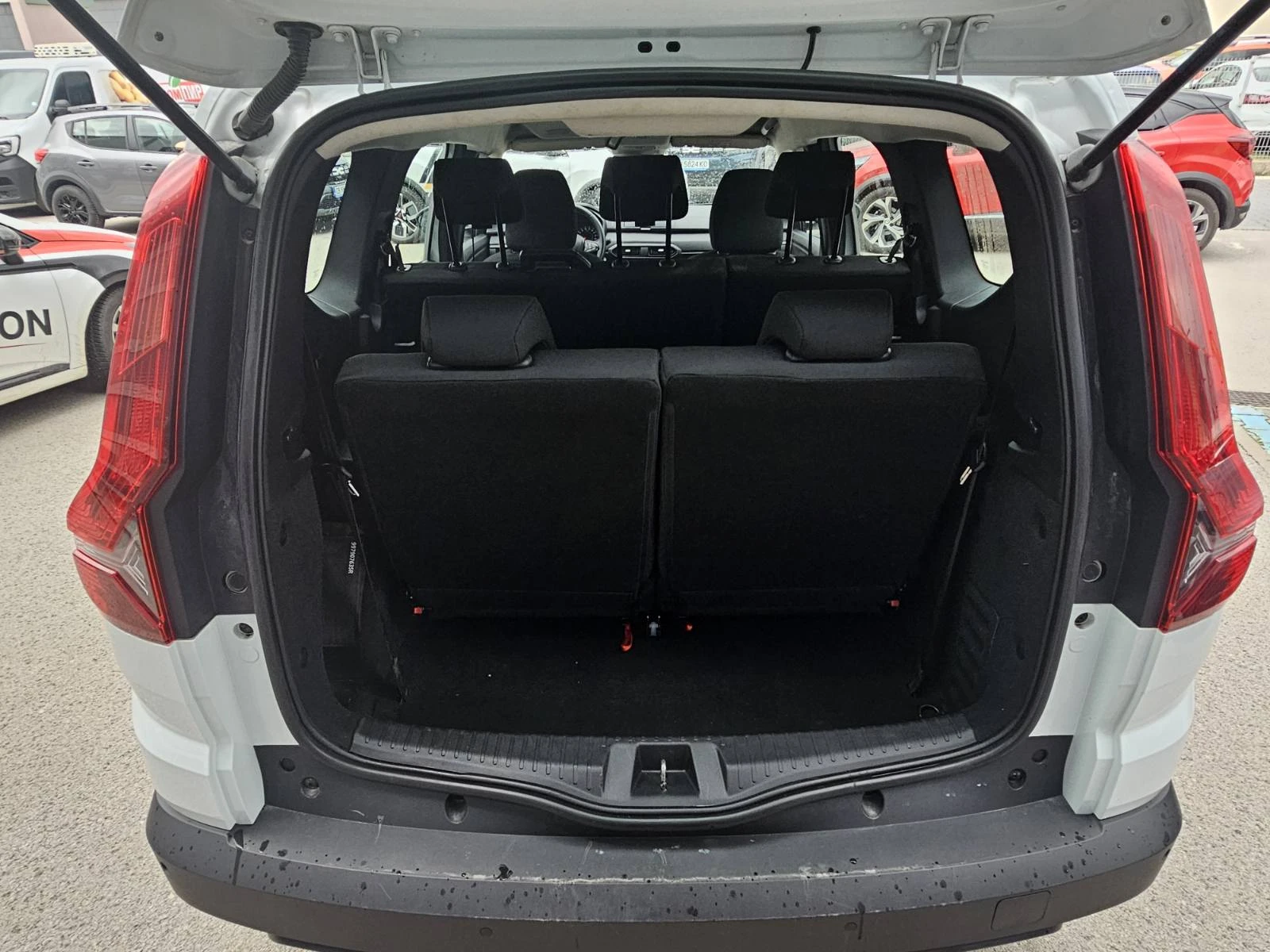 Dacia Jogger 1.0 TCe 100 LPG, снимка 13 - Автомобили и джипове - 54358892