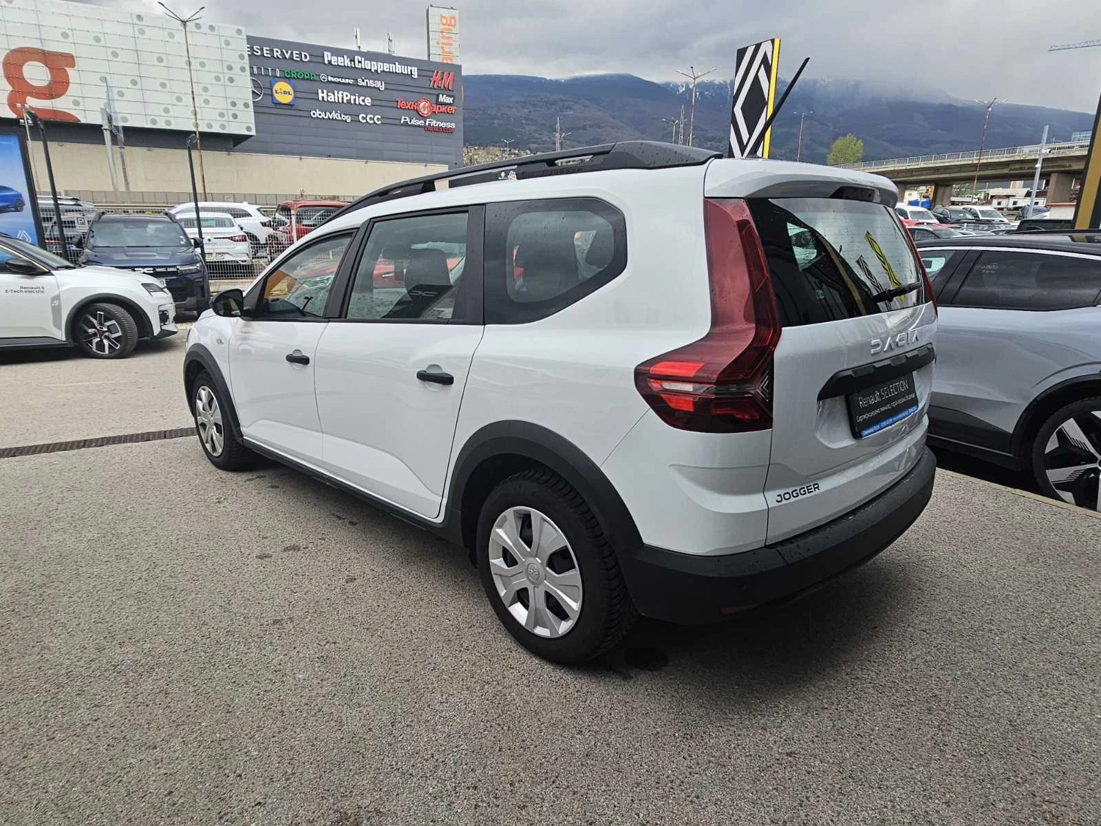 Dacia Jogger 1.0 TCe 100 LPG, снимка 4 - Автомобили и джипове - 54358892