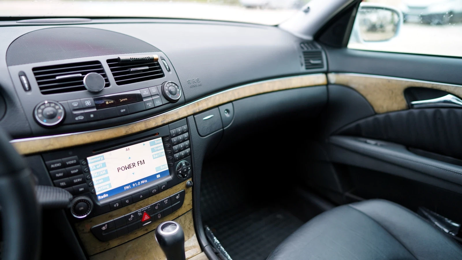 Mercedes-Benz E 280 Facelift , снимка 7 - Автомобили и джипове - 54392586
