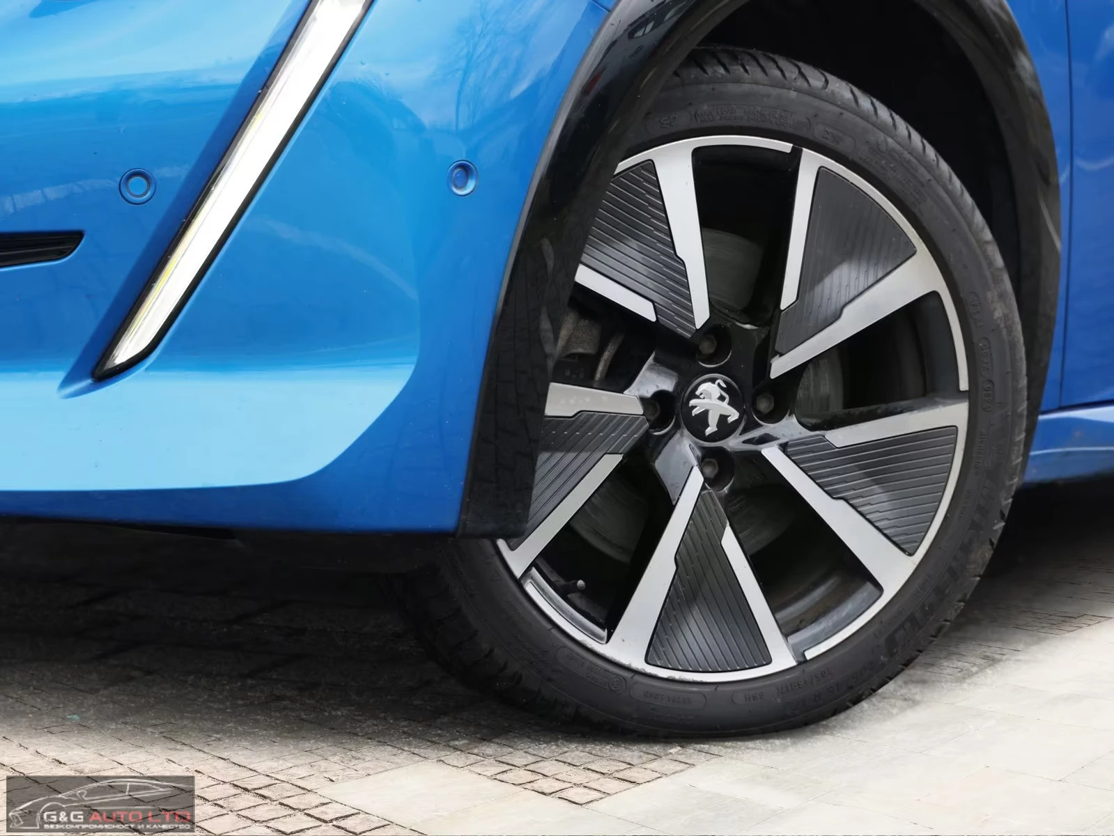 Peugeot 208 e-GT-LINE/136HP/CAM/AHK/H.PUMP/NAVI/LED/CPLAY/315q, снимка 3 - Автомобили и джипове - 54594886