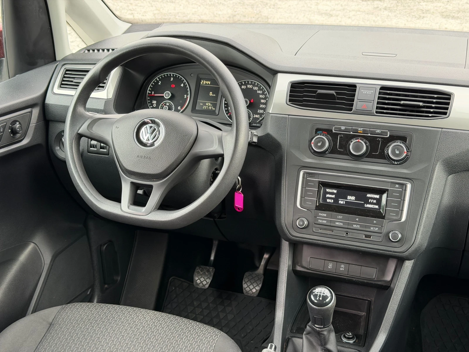 VW Caddy 2.0TDI* ОБСЛУЖЕН* НЕМСКА* ПЪТНИЧЕСКО!, снимка 9 - Автомобили и джипове - 55251372