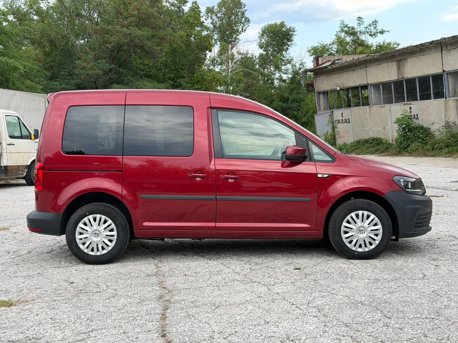 VW Caddy 2.0TDI* ОБСЛУЖЕН* НЕМСКА* ПЪТНИЧЕСКО!, снимка 3 - Автомобили и джипове - 55251372