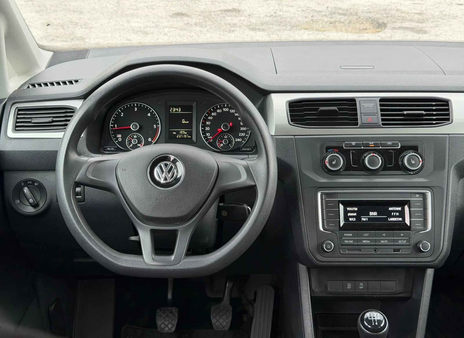 VW Caddy 2.0TDI* ОБСЛУЖЕН* НЕМСКА* ПЪТНИЧЕСКО!, снимка 8 - Автомобили и джипове - 55251372