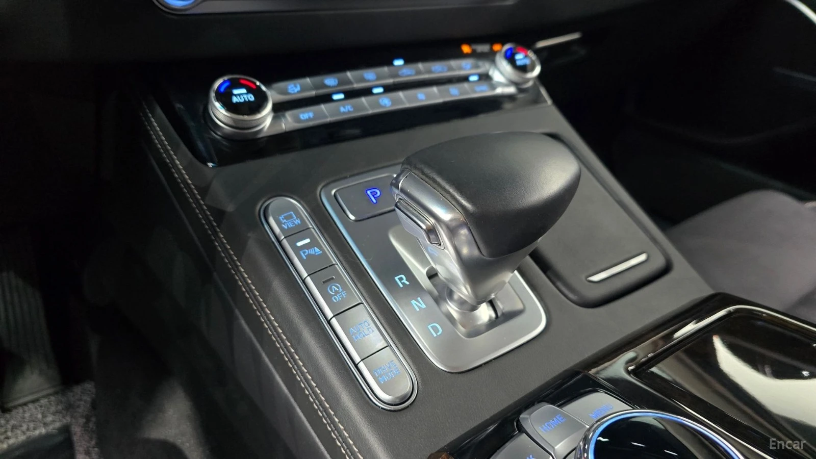 Genesis G90 3.8 Luxury* КОЖА* ОБДУХВ* НАВИ, снимка 7 - Автомобили и джипове - 55508584