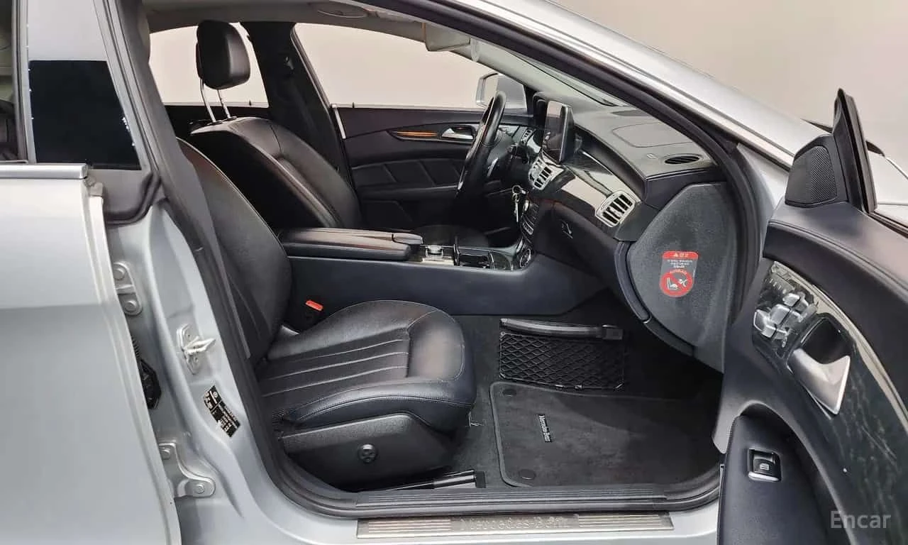Mercedes-Benz CLS 350  d 4MATIC * ОПЦИЯ ЗА ФИНАНСИРАНЕ, снимка 10 - Автомобили и джипове - 55570971