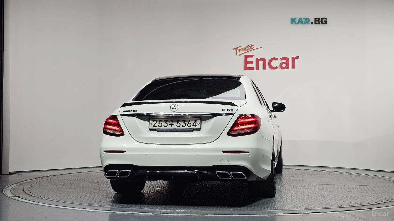 Mercedes-Benz E 63 AMG Burmester* МАСАЖ, ПОДГРЕВ и ОБДУХВАНЕ:, снимка 4 - Автомобили и джипове - 56081689