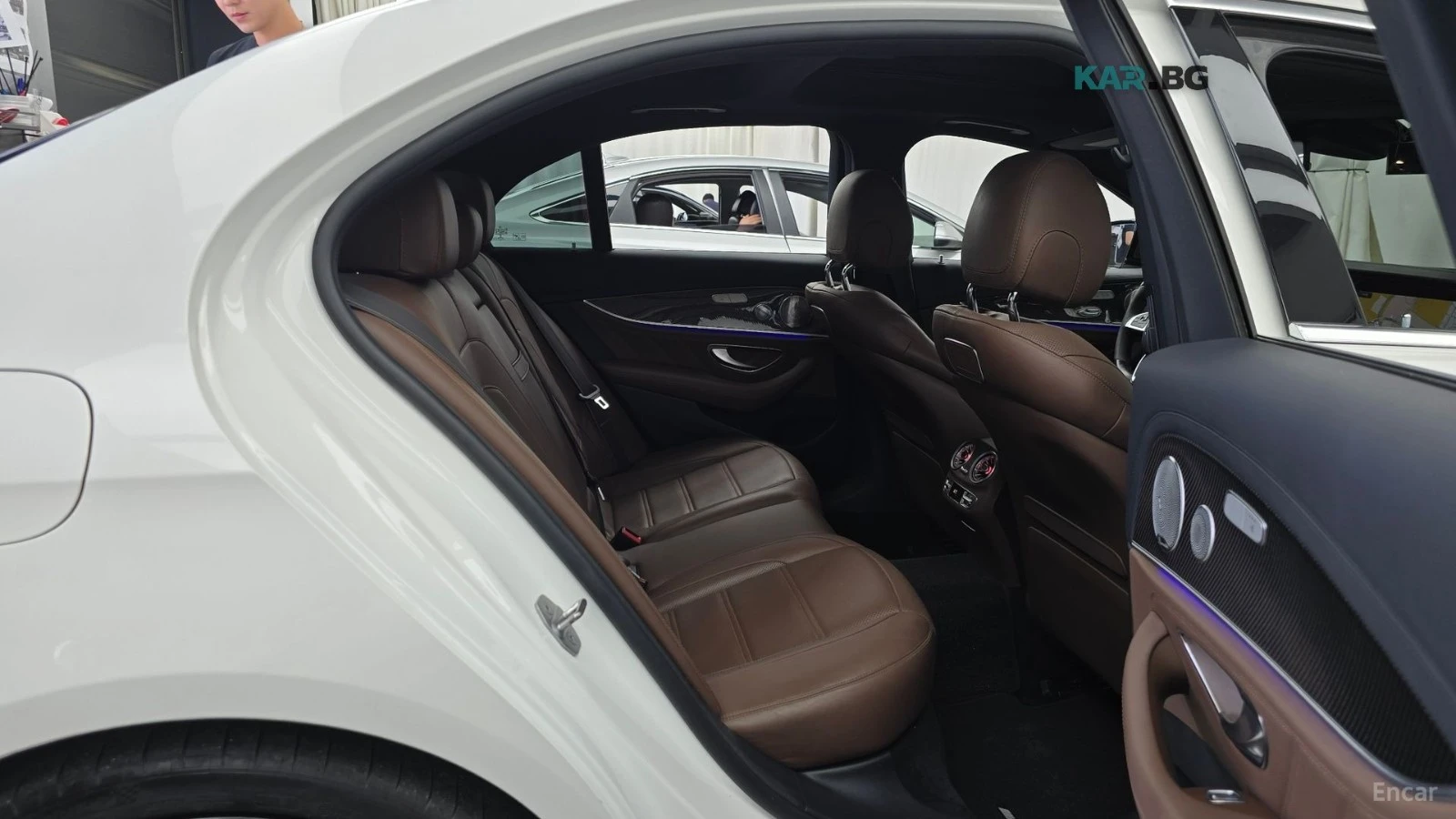 Mercedes-Benz E 63 AMG Burmester* МАСАЖ, ПОДГРЕВ и ОБДУХВАНЕ:, снимка 9 - Автомобили и джипове - 56081689
