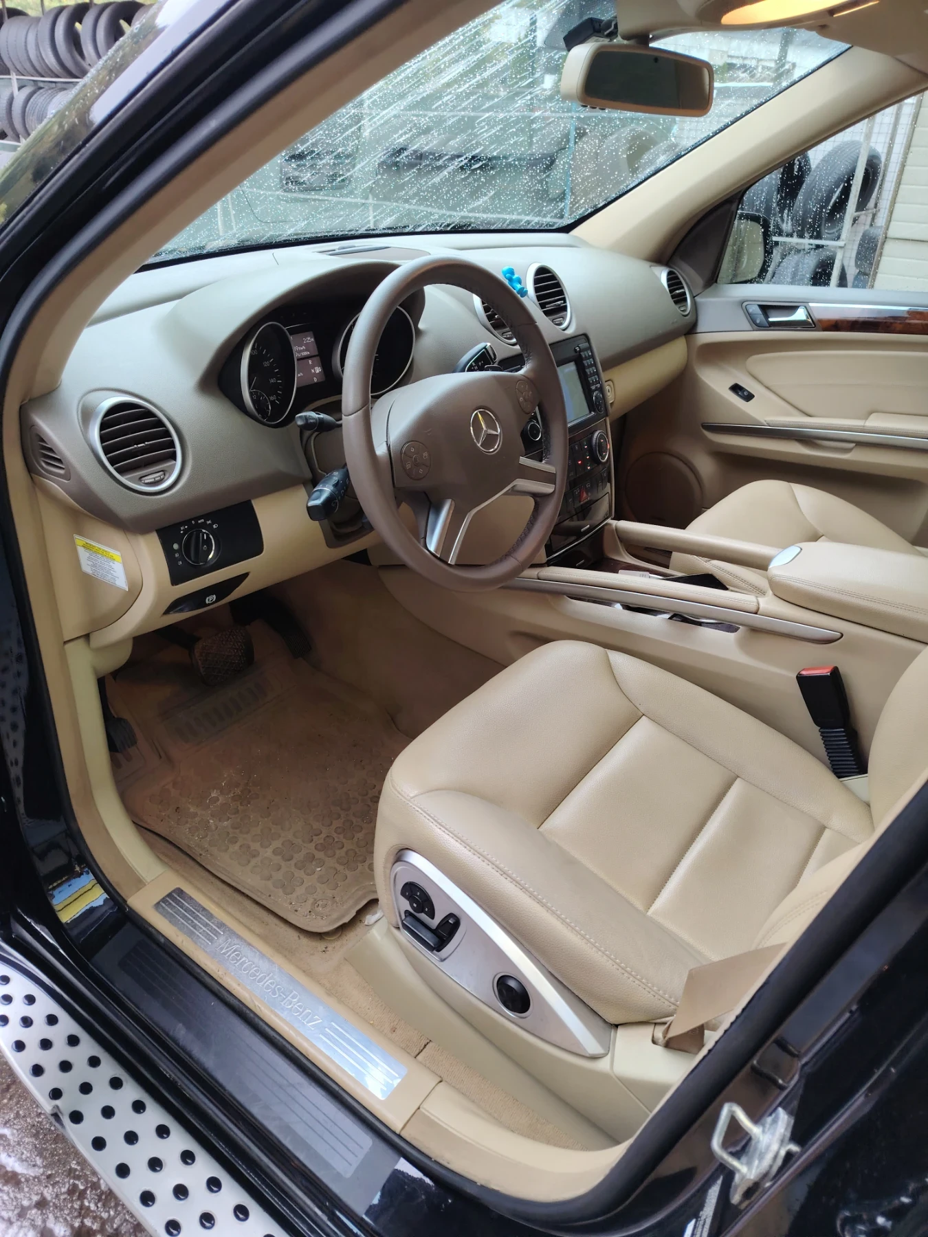 Mercedes-Benz ML 550 AMG /ГАЗ/КЕЙЛЕС/МУЛТИМЕДИЯ, снимка 9 - Автомобили и джипове - 56192778