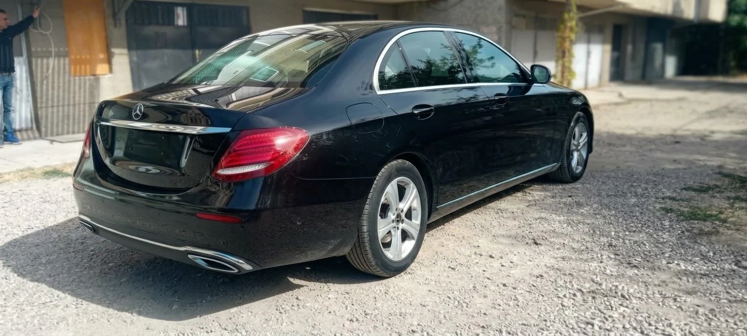 Mercedes-Benz E 220, снимка 5 - Автомобили и джипове - 56440118