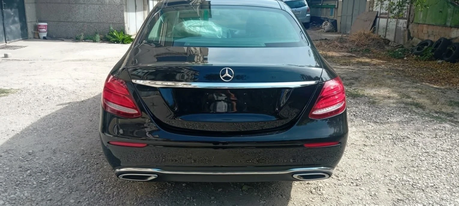 Mercedes-Benz E 220, снимка 4 - Автомобили и джипове - 56440118