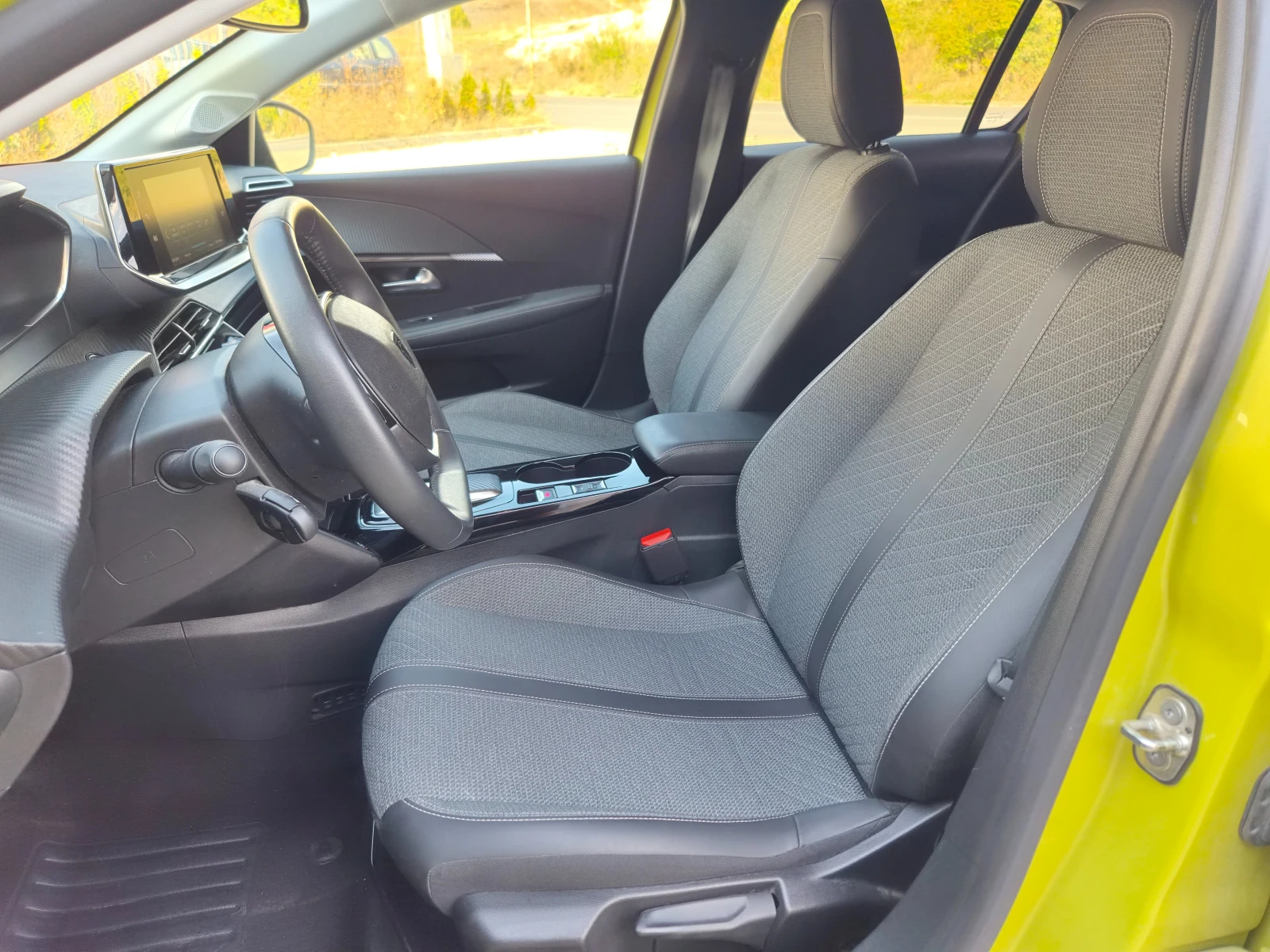 Peugeot 208 Electric, снимка 11 - Автомобили и джипове - 56450152
