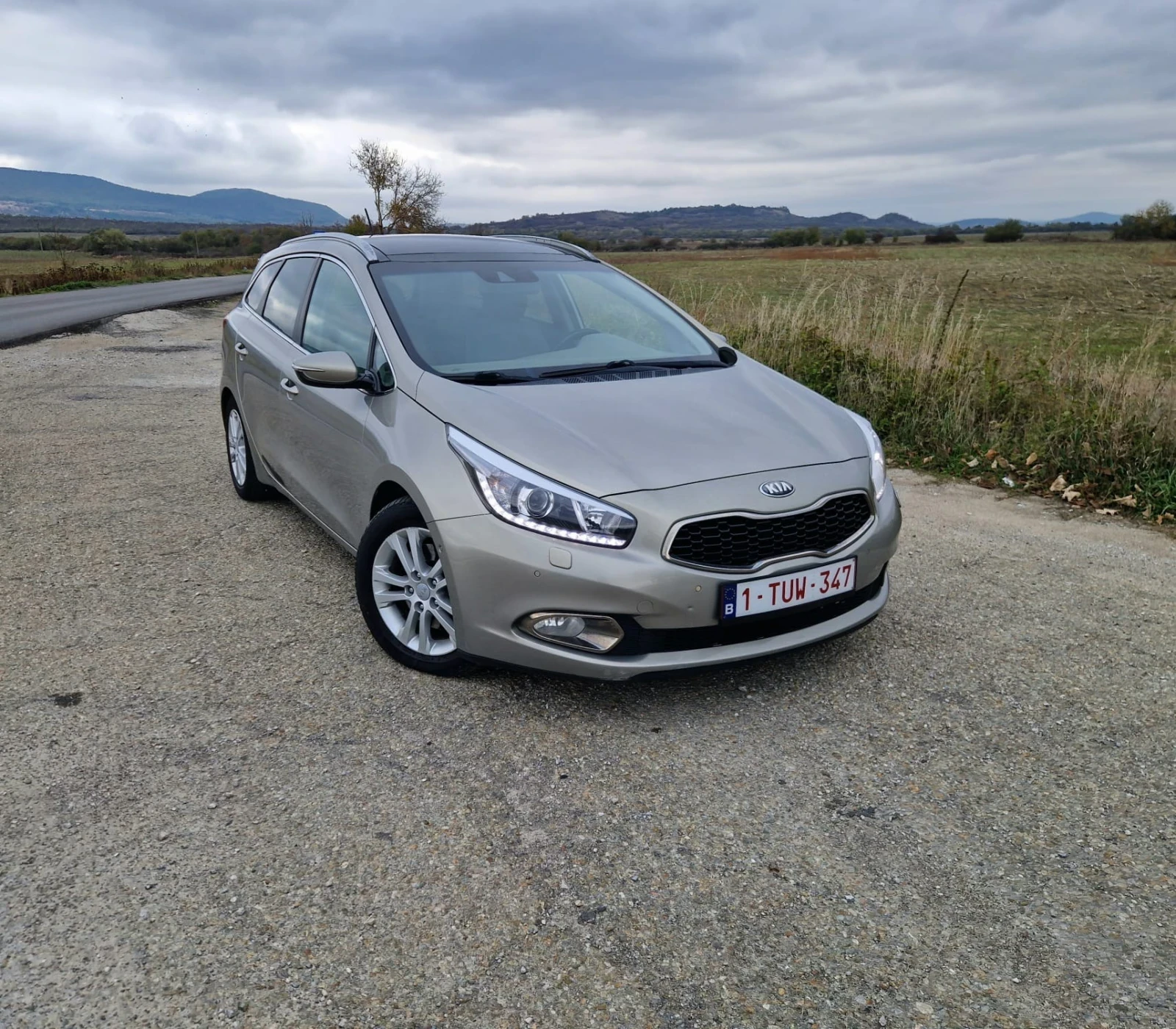 Kia Ceed 1.6 CRDI 130к.с .2013г. Автоматик- FUL - EКСТРИ