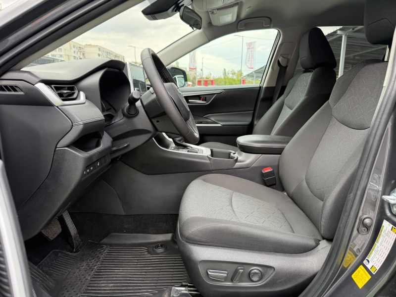 Toyota Rav4 XLE, снимка 7 - Автомобили и джипове - 50039611