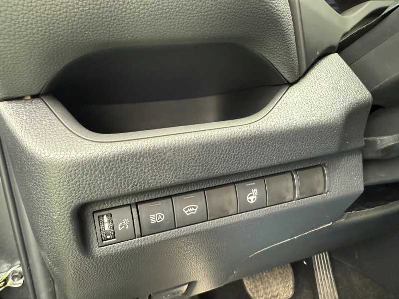 Toyota Rav4 XLE, снимка 17 - Автомобили и джипове - 50039611