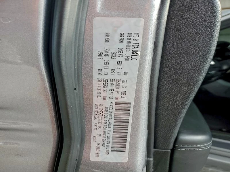 Dodge Durango R/T AWD* 8ZF* ОБДУХ* H/K* TV, снимка 12 - Автомобили и джипове - 52965908