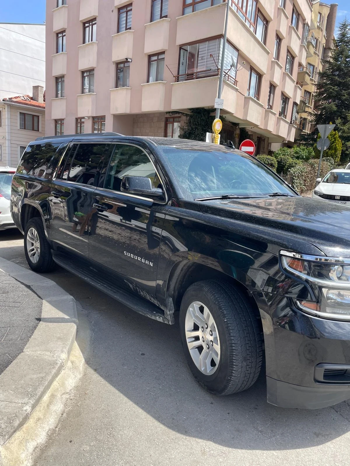 Chevrolet Suburban, снимка 1