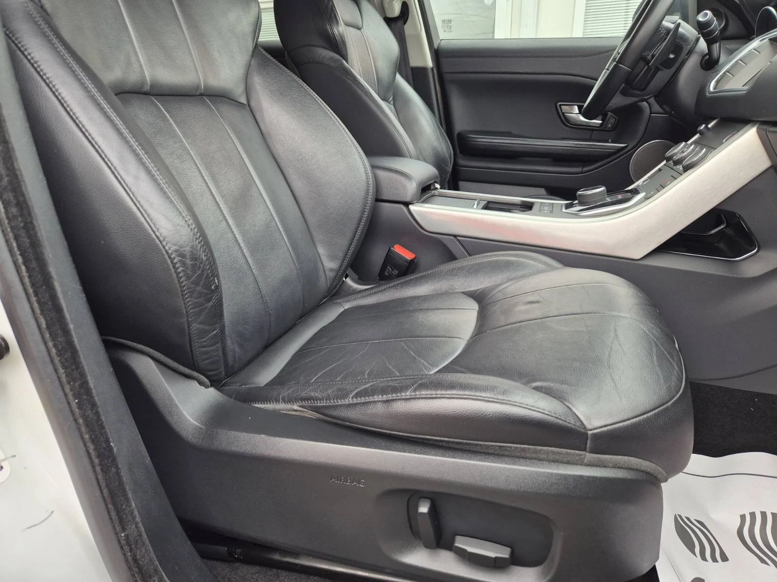 Land Rover Range Rover Evoque 2.0-AUTOMATIC-КОЖА-FACE LIFT - изображение 10