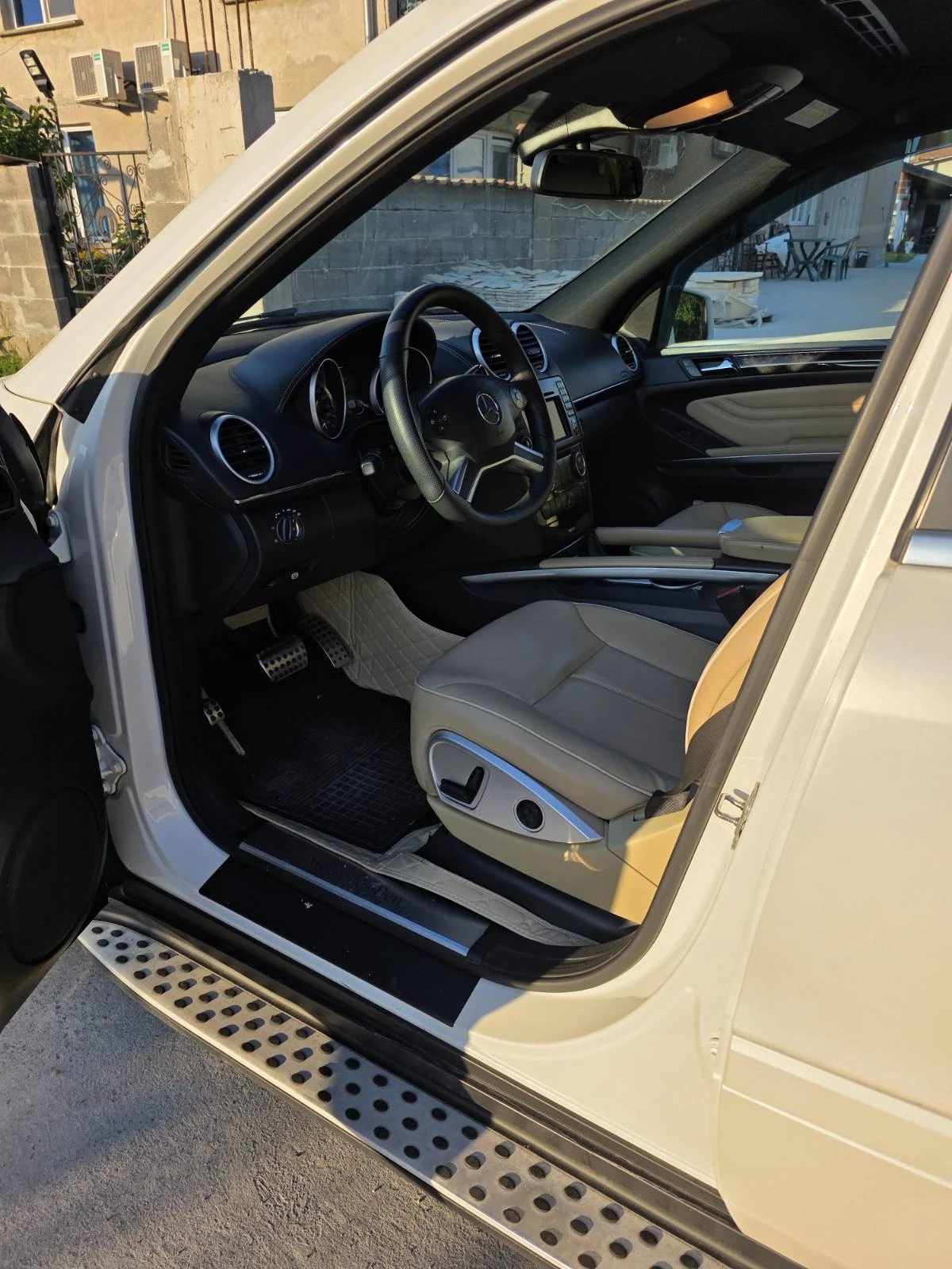 Mercedes-Benz ML 350, снимка 4 - Автомобили и джипове - 54743037