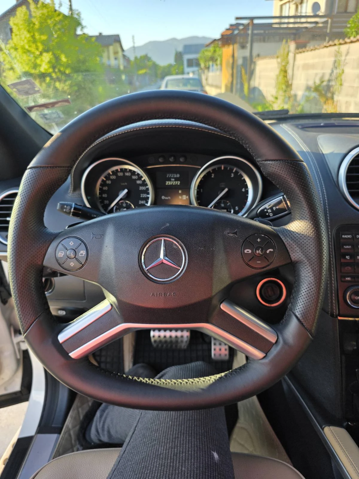Mercedes-Benz ML 350, снимка 5 - Автомобили и джипове - 54743037