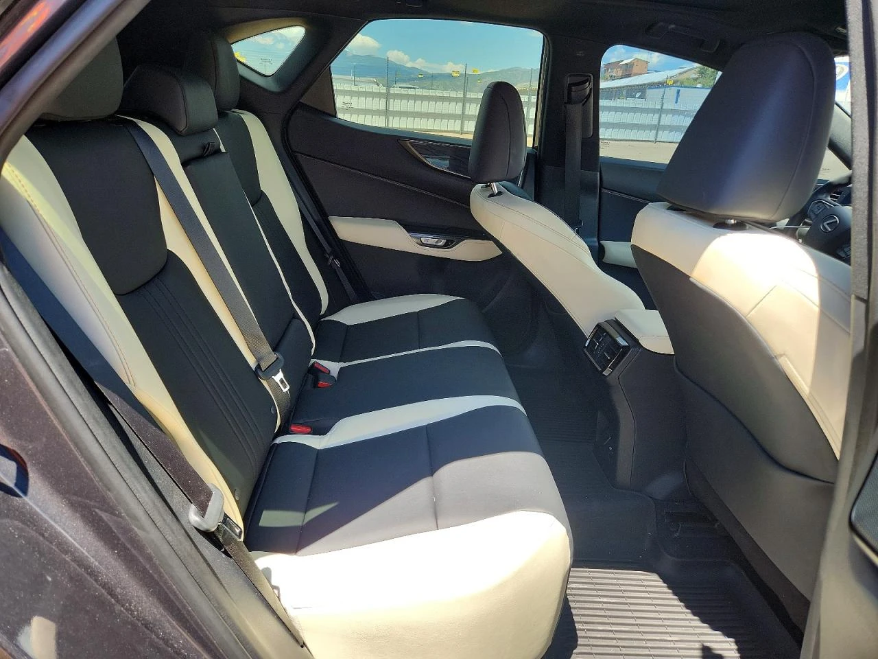 Lexus NX | Mobile.bg � ����������� 11