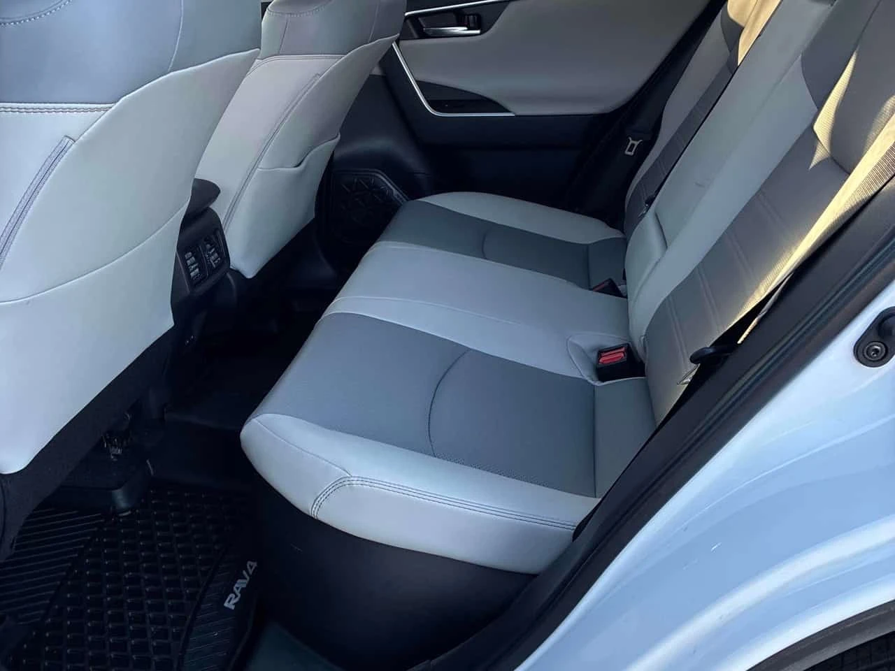Toyota Rav4 Hybrid Limited | CARFAX | ��� ���������  | Mobile.bg � ����������� 10