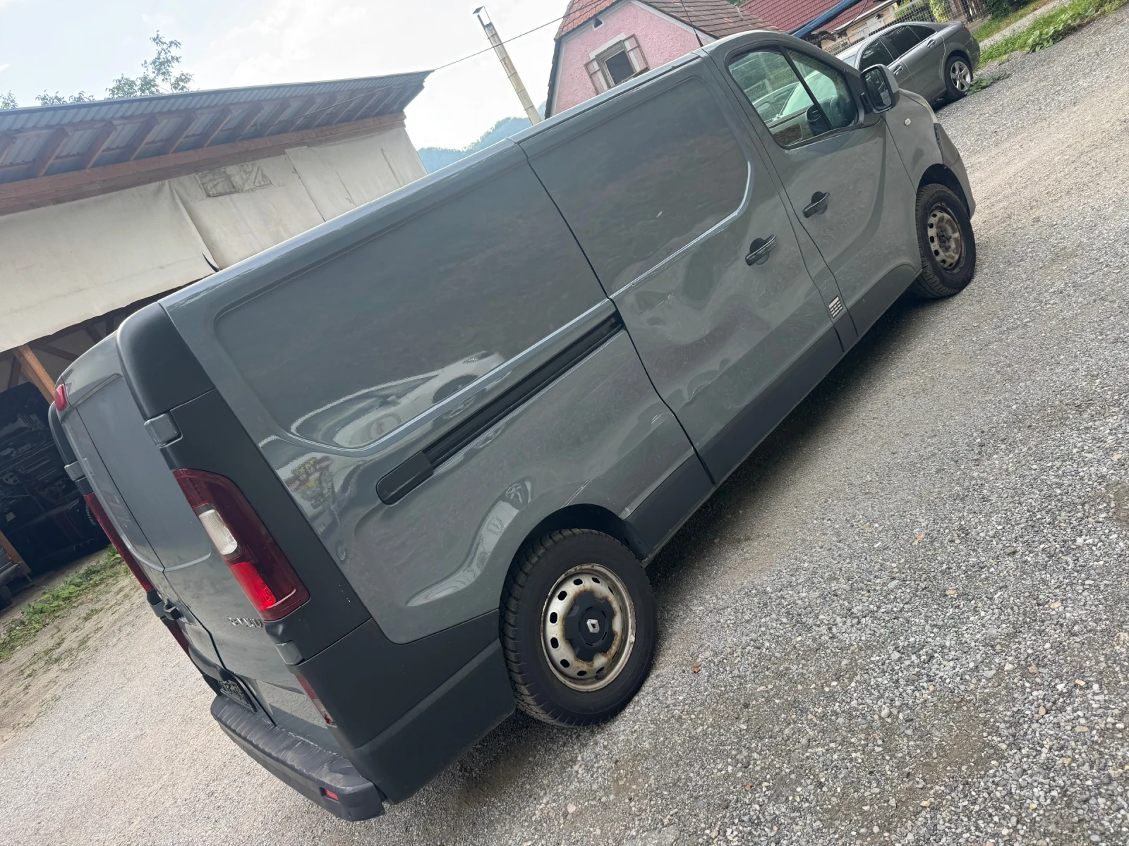 Renault Trafic 1.6 Дизел Дълга база Евро6 , снимка 3 - Бусове и автобуси - 55780494