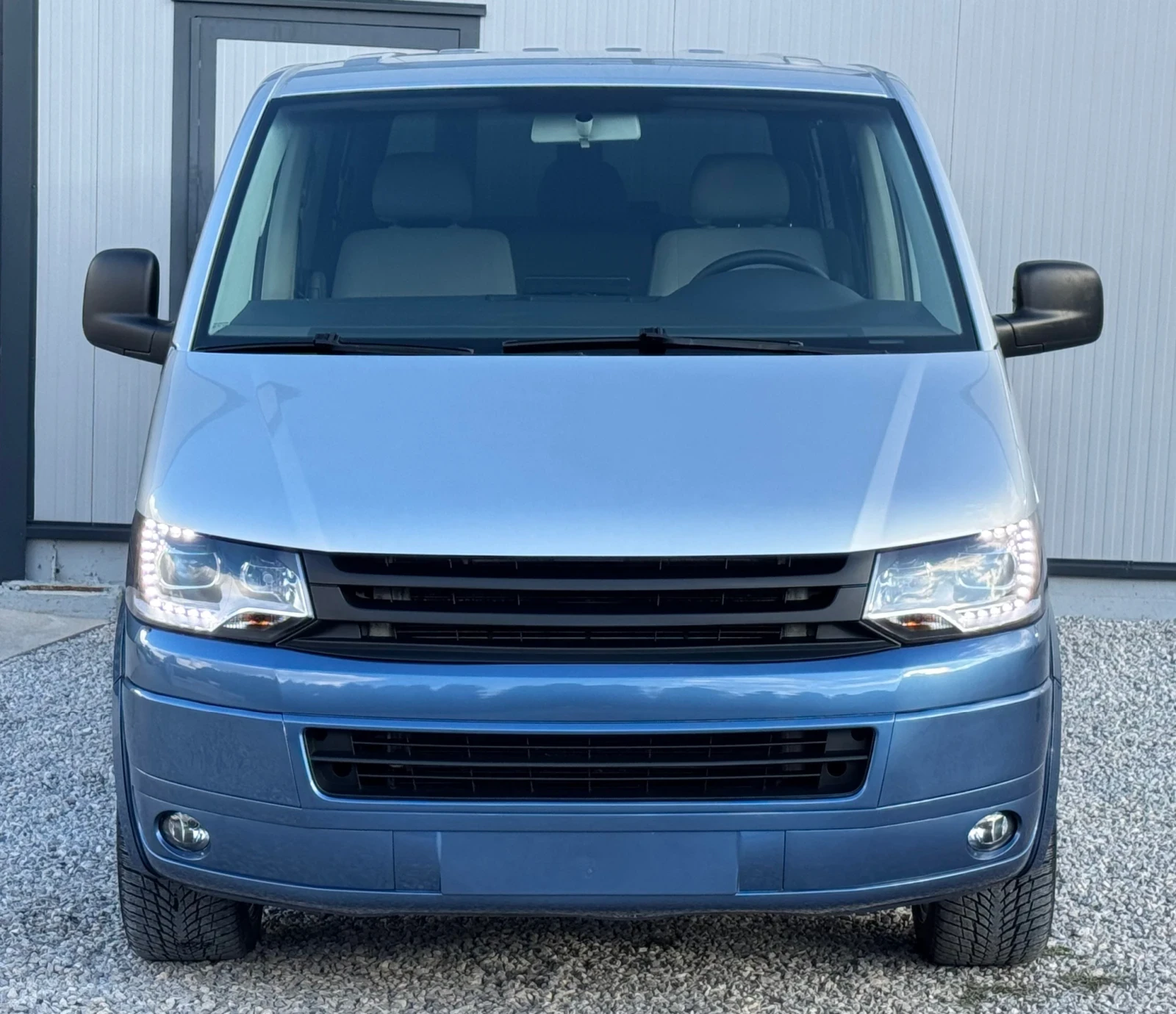 VW Caravelle * 4motion* CarPlay* , снимка 2 - Бусове и автобуси - 56541349