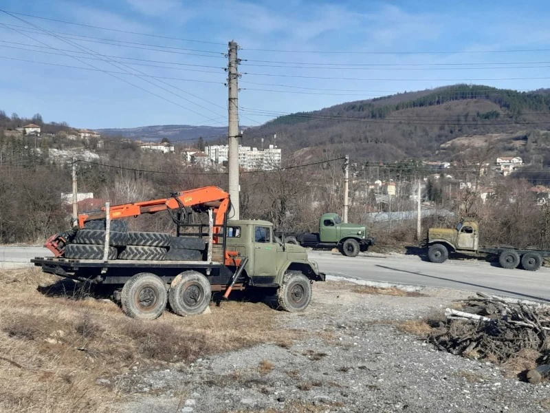 Zil 131 С кран HIAB, снимка 3 - Камиони - 46562198