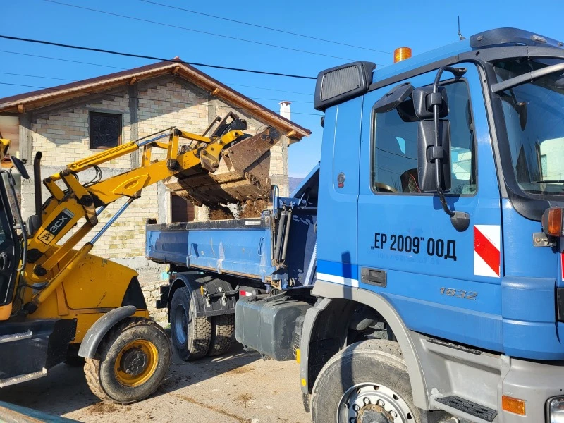 Mercedes-Benz Actros 4x4 САМОСВАЛ, снимка 4 - Камиони - 44433353