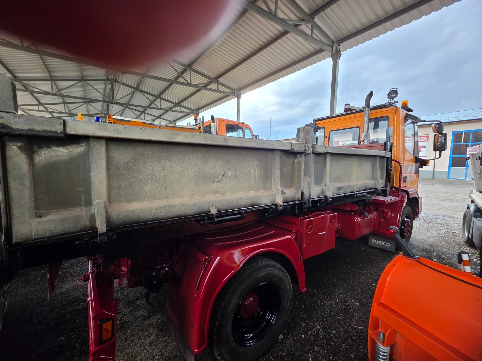 Iveco Eurocargo 150e18 самосвал снегорин  - изображение 2