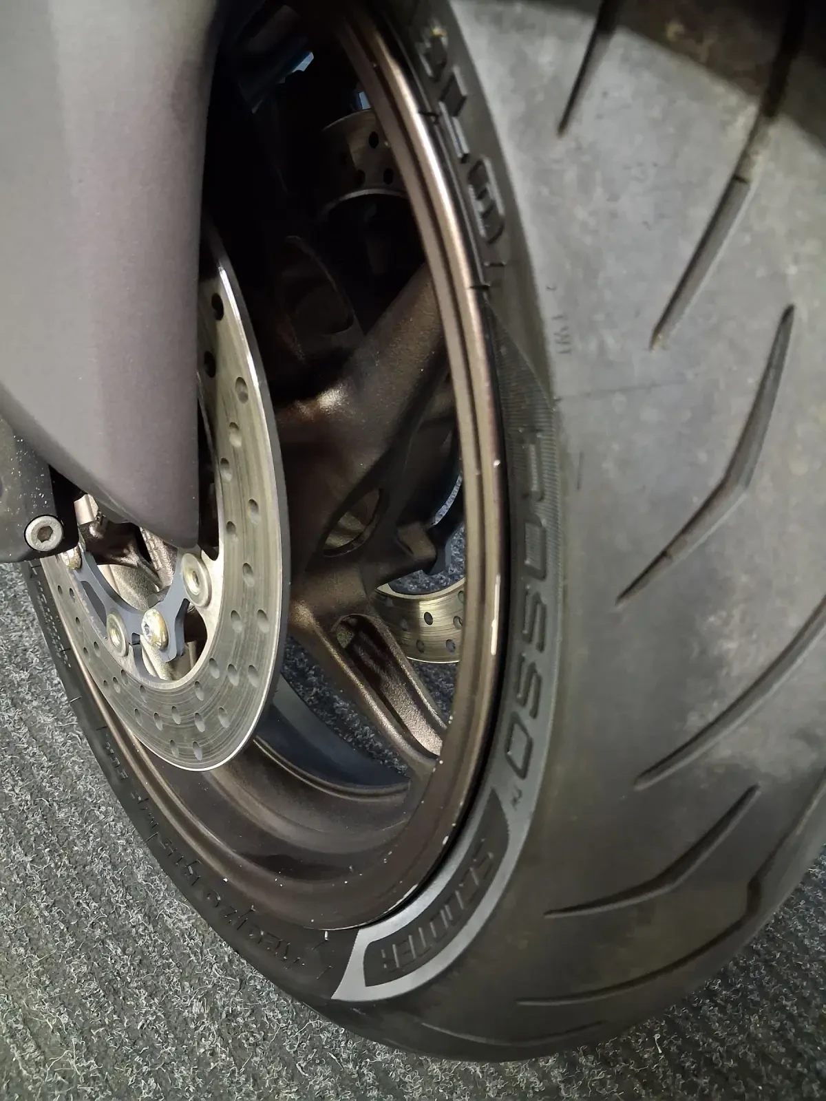 Yamaha T-max 530i, снимка 13 - Мотоциклети и мототехника - 55382467