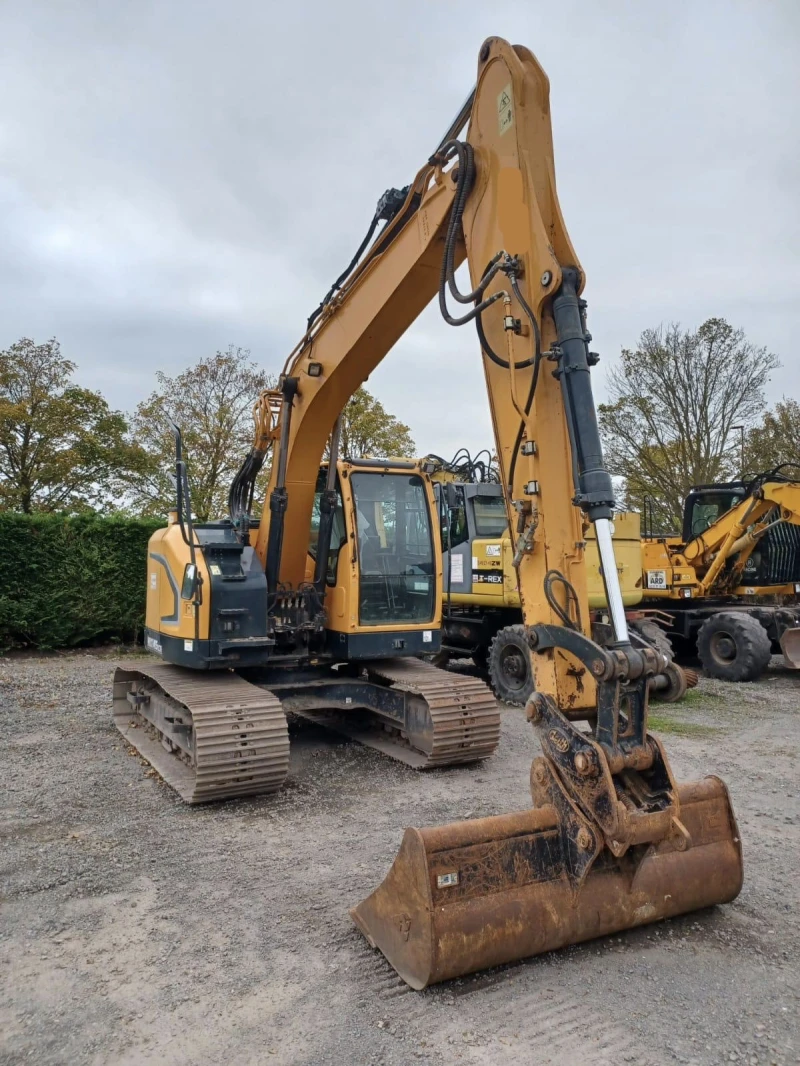 Багер Hyundai HX 145 LCR ЛИЗИНГ, снимка 2 - Индустриална техника - 53032229