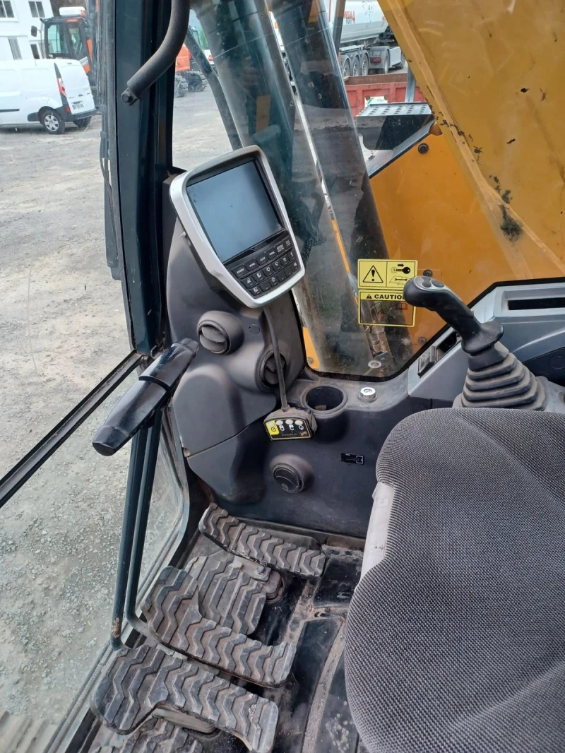 Багер Hyundai HX 145 LCR ЛИЗИНГ, снимка 5 - Индустриална техника - 53032229