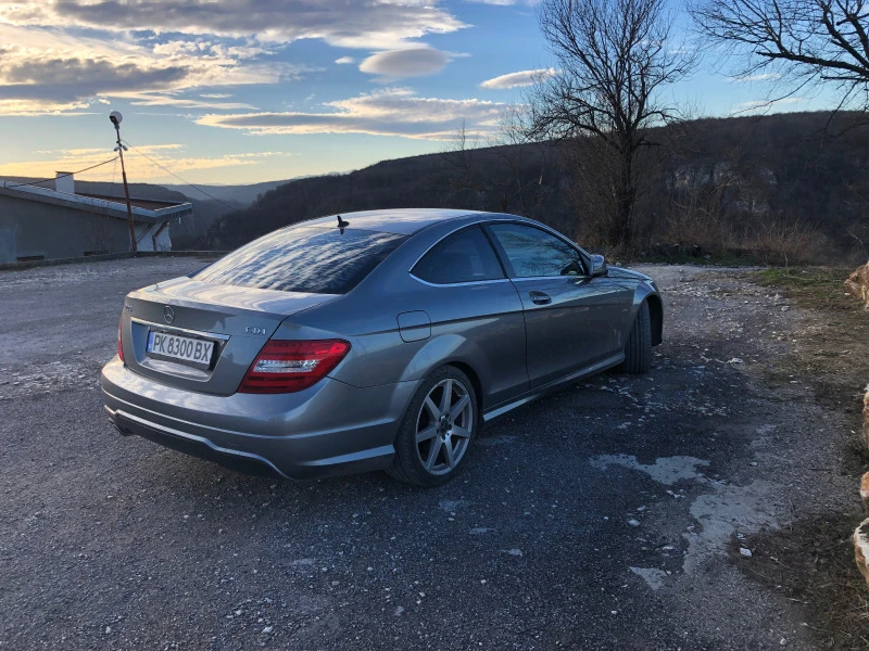 Mercedes-Benz C 220 220, снимка 11 - Автомобили и джипове - 47682458