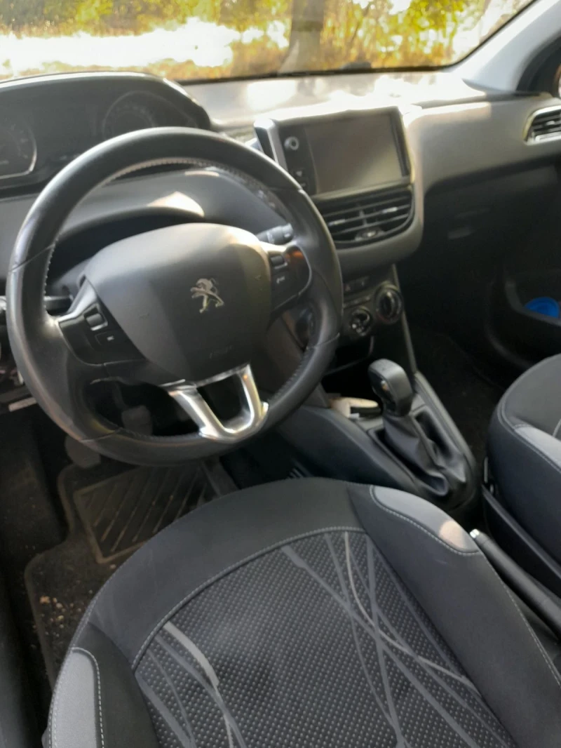 Peugeot 208, снимка 5 - Автомобили и джипове - 47017322