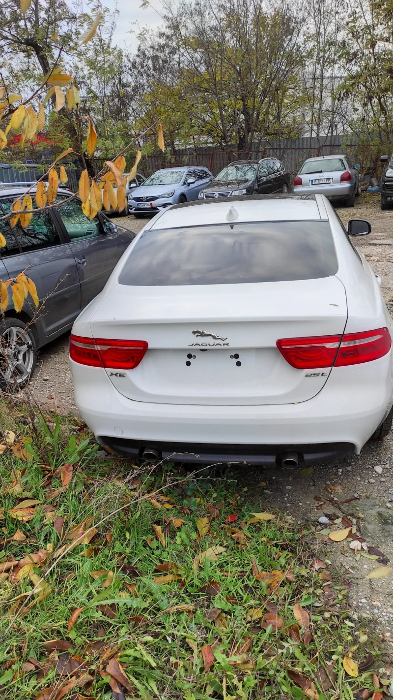 Jaguar XE 2.0, снимка 4 - Автомобили и джипове - 49553721