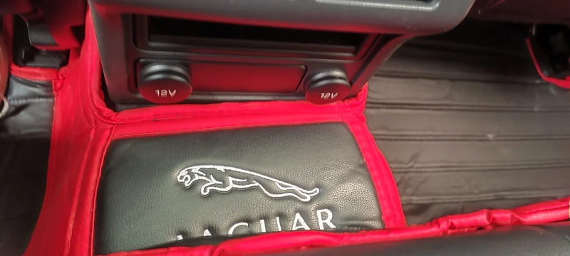 Jaguar XE 2.0, снимка 7 - Автомобили и джипове - 49553721