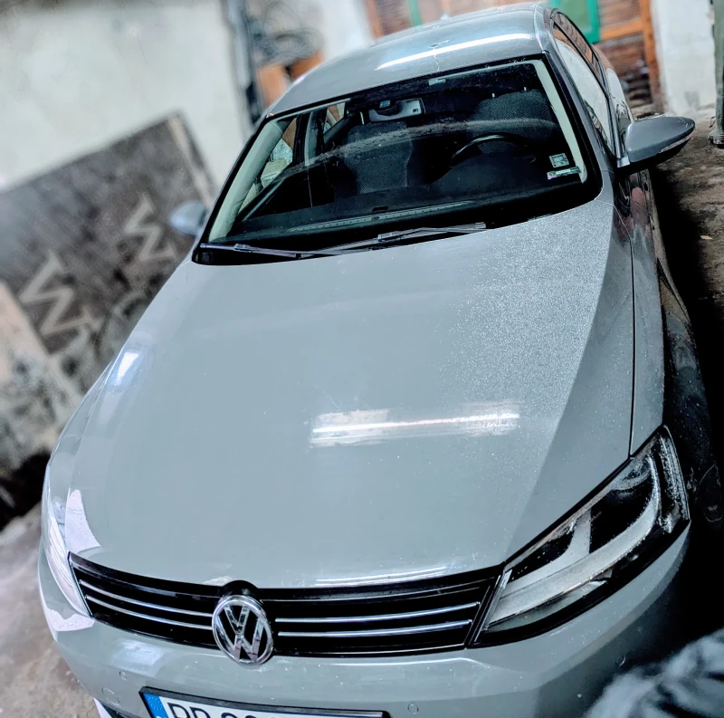 VW Jetta Сива, снимка 3 - Автомобили и джипове - 48448251