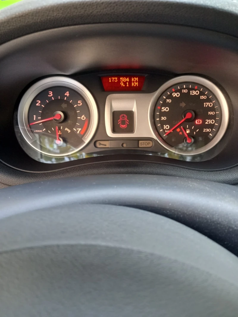 Renault Clio 1.6, снимка 6 - Автомобили и джипове - 52627958